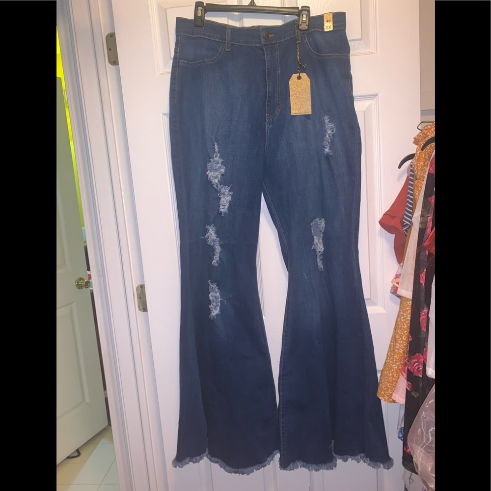 NWT SIZE 3X VIBRANT BELL BOTTOM JEANS